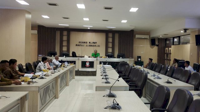 Rapat Pembahasan Ranperda.