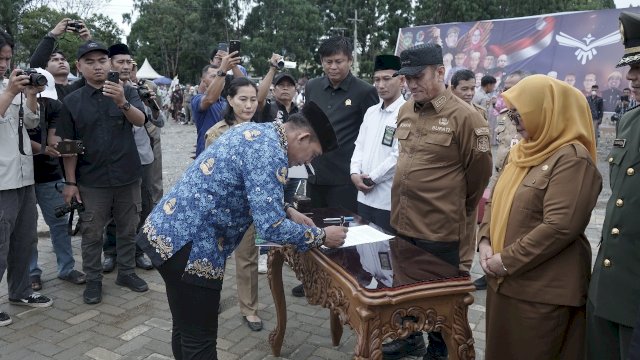 Terima SK, PPPK Lutim Dikontrak Langsung 5 Tahun Sesuai Program Prioritas Bupati