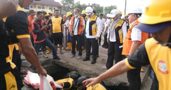Munafri Komandoi Aksi Bersih Drainase, Kolaborasi Cegah Banjir di Makassar