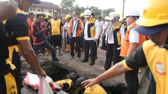Munafri Komandoi Aksi Bersih Drainase, Kolaborasi Cegah Banjir di Makassar