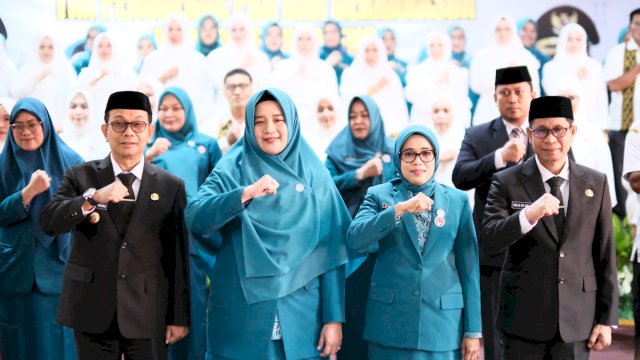 Bupati Soppeng Secara Langsung Melantik Pengurus TP PKK dan Dekranasda Soppeng Masa Bakti 2025-2030