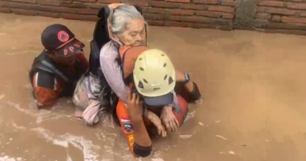 Banjir-Longsor di Empat Kabupaten, Gubernur Sulsel turunkan Tim BPBD ke lapangan