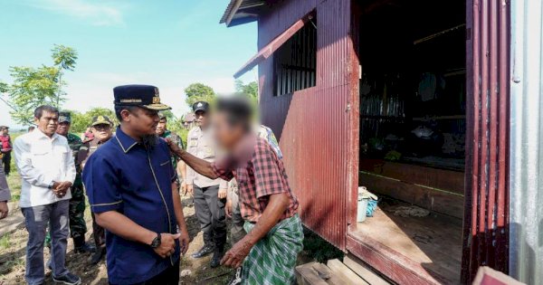 Gubernur Sulsel Serahkan Bantuan Bedah Rumah Warga Kurang Mampu di Barru