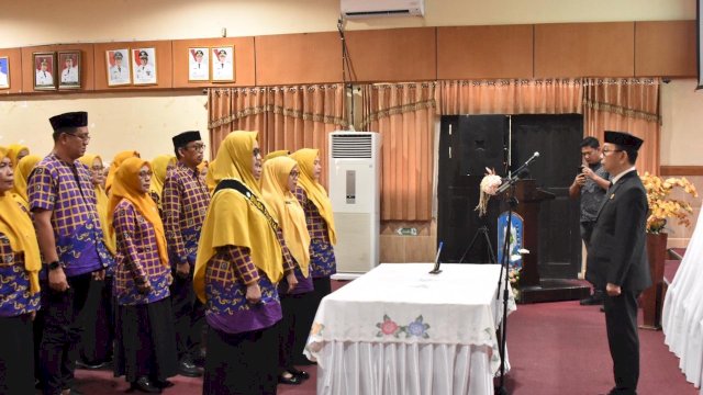 Bupati Soppeng Suwardi Lantik Pokja Bunda PAUD