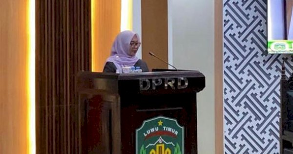 Wabup Lutim Puspawati Serahkan Ranperda APBD 2024 dan Rancangan Perubahan KUA PPAS 2025 di Rapat Paripurna DPRD