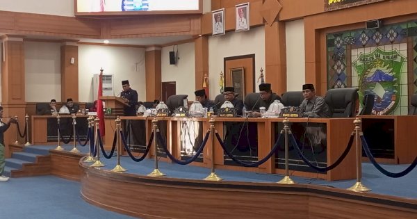 Wabup Abdul Rahman Serahkan Rancangan KUA-PPAS Perubahan APBD 2025 ke DPRD Pangkep