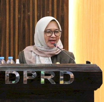 Wabup Puspawati Sampaikan Jawaban Bupati atas Pandangan Fraksi-Fraksi Terkait Ranperda Perubahan APBD 2025
