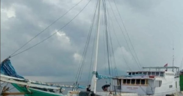 KM Mulya Abadi Diduga Hanyut di Perairan Selayar, 8 Awak Kapal Hilang-Basarnas Masih Koordinasi, DPRD Beri Atensi Khusus