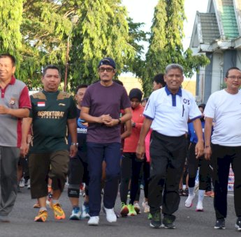 Sekda Pinrang Apresiasi Fun Run Festival Dirgantara di Halaman Kantor Bupati