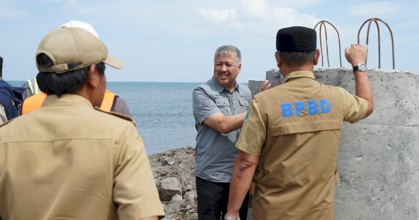 Bupati Pinrang Tinjau Proyek Rehabilitasi Jalan dan Pembangunan Tanggul di Kecamatan Mattiro Sompe