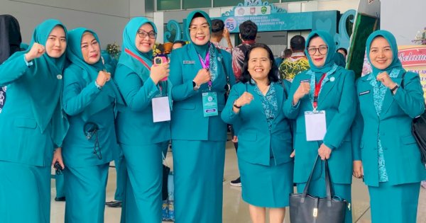 Ketua TP PKK Pinrang Sri Widiyanti Hadiri Peringatan HKG ke-53 dan Rakernas X PKK di Balikpapan