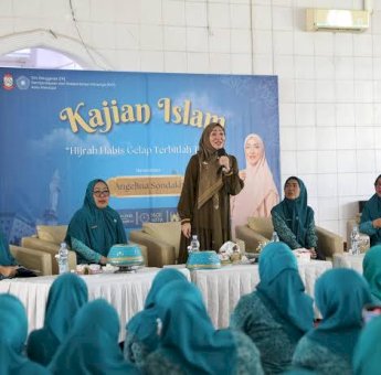 Angelina Sondakh Isi Kajian Islam TP PKK Makassar, Bagikan Kisah Hijrah Penuh Makna