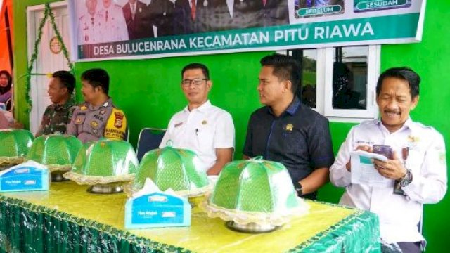 Penyerahkan bantuan rumah layak huni kepada korban kebakaran atas nama Syamsuddin dan keluarganya di Dusun V, Desa Bulucenrana, Kecamatan Pitu Riawa.
