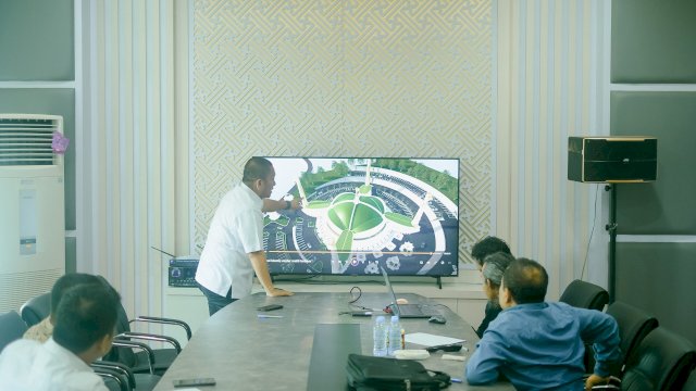Desain baru Islamic Centre tersebut dipresentasikan langsung oleh tim konsultan di hadapan Bupati Luwu Timur, H. Irwan Bachri Syam.
