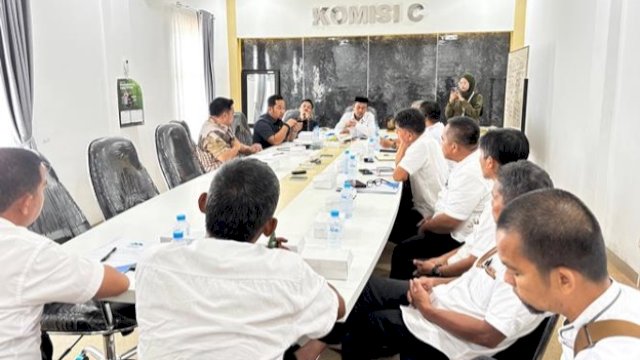 Komisi C DPRD Palopo saat gelar rapat evaluasi bersama Perumda Tirta Mangkaluku