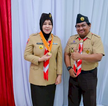 Selamat! Wagub Sulsel Fatmawati Rusdi Terima Lencana Melati dari Kwarnas Pramuka