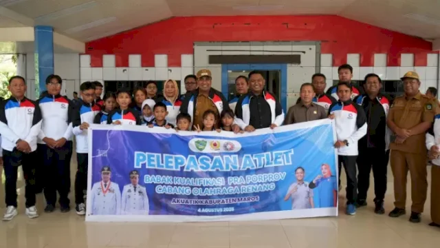 Bupati Chaidir Syam Lepas 12 Atlet Aquatik Maros ke Pra Porprov Gowa