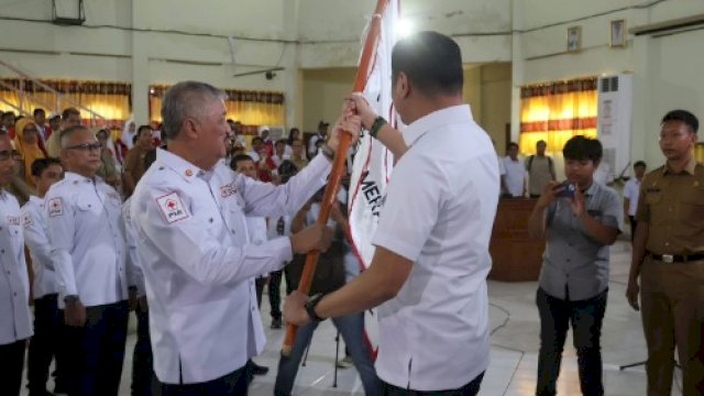 Bupati Pinrang H. A. Irwan Hamid, S.Sos resmi menjabat sebagai Ketua PMI Cabang Pinrang.