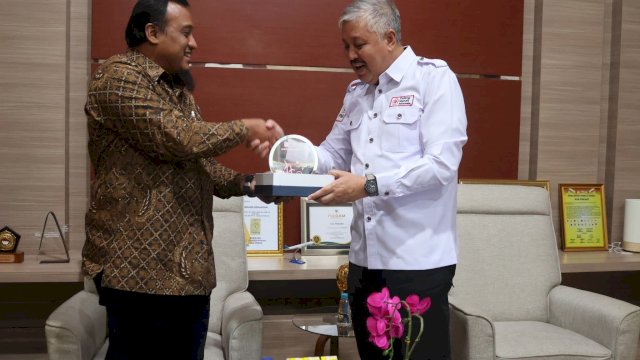 Kerja Sama Bupati Pinrang dan PLN Nusantara Power untuk Perbaikan Infrastruktur Jalan