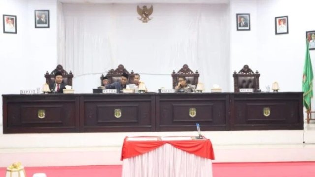 Ketua DPRD Lutra Husain Pimpin Rapat Paripurna Ranperda Tentang RPJMD