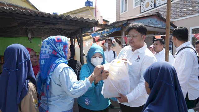 Muammar Gandi kembali Sapa Warga Makassar dengan Jumat Berkah