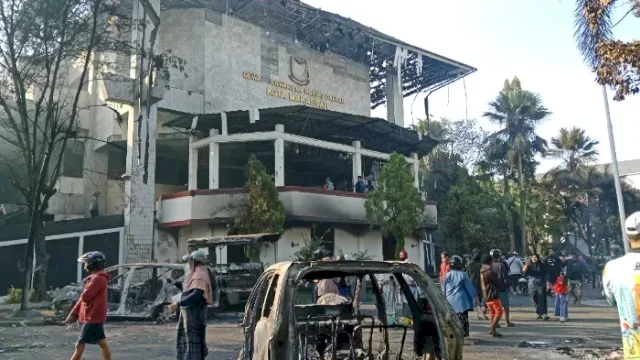 Kerugian Sementara Kebakaran DPRD Makassar Capai Rp253 Miliar