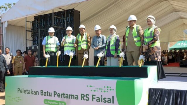 Munafri Dampingi JK Letakkan Batu Pertama di RS Islam Faisal