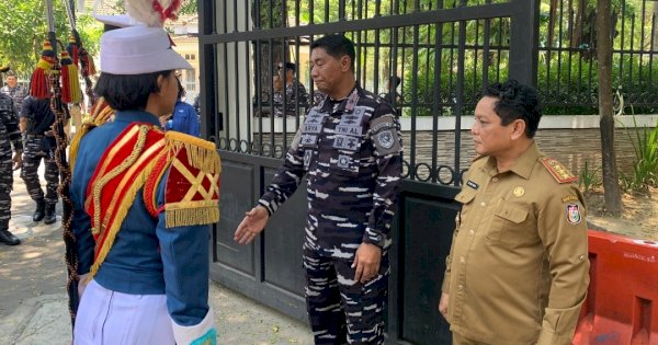 Fathur Rahim Turut Dampingi Wali Kota Makassar Terima Kirab Taruna AAL di Rujab