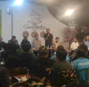 Ketua DPRD Supratman Menangis, Siap Korbankan Nyawa Demi Makassar: Saya Tak Ingin Kota Ini Hancur!