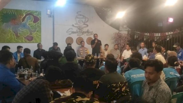 Ketua DPRD Supratman Menangis, Siap Korbankan Nyawa Demi Makassar: Saya Tak Ingin Kota Ini Hancur!