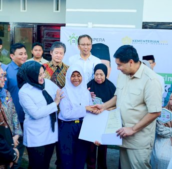 Wagub Sulsel Dampingi Menteri PKP dan Mendagri Serahkan Rumah untuk Korban Demo