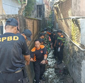 Antisipasi Musim Hujan, Wali Kota Parepare Tasming Hamid Ajak Warga Jaga Kebersihan Drainase