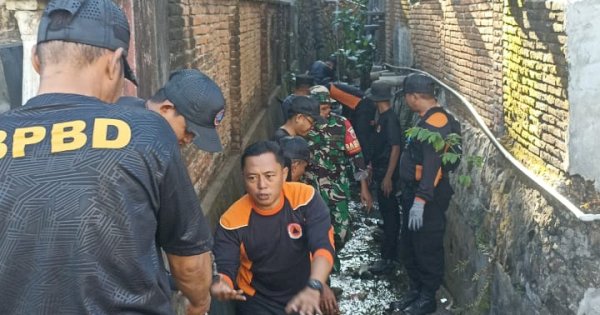 Antisipasi Musim Hujan, Wali Kota Parepare Tasming Hamid Ajak Warga Jaga Kebersihan Drainase