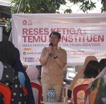 Waka DPRD Makassar Eric Horas Tekankan Pendidikan Layak untuk Semua saat Reses di Maccini Parang