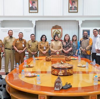 Fathur Rahim Dampingi Wawali Makassar Aliyah Mustika Terima Audiensi PMTKIT