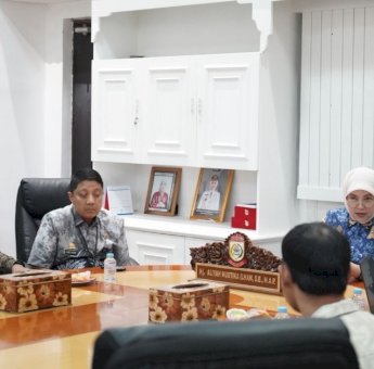 Kesbangpol Dampingi Wakil Wali Kota Terima Audiensi YPKDS Sulsel