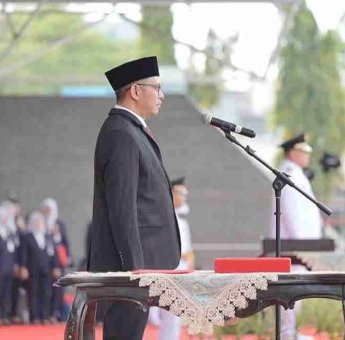 Ketua DPRD Makassar Supratman Bacakan Teks Proklamasi pada Upacara HUT RI ke-80