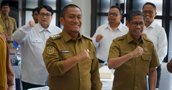 Bupati Irwan Tandatangani Komitmen Aksi Pencegahan Korupsi 2025