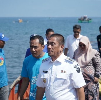 Bupati Irwan Apresiasi Peran Pemuda dalam Aksi Bersih Danau Matano