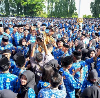 Lantik 4.047 PPPK Tahap 2 dan Paruh Waktu, Gubernur Andi Sudirman: Kedepankan Integritas dan Disiplin Kerja