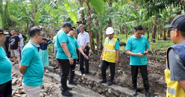 Tasming Hamid Pastikan Pengerjaan Jalan Berjalan Sesuai Standar