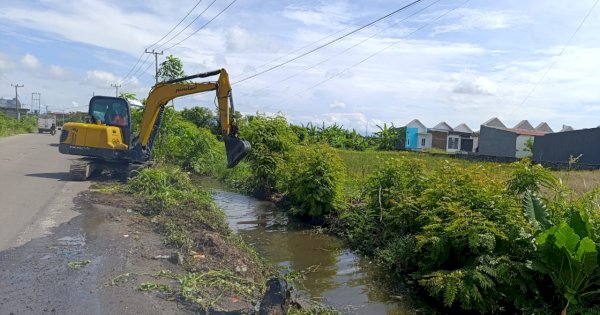 Pembersihan Saluran Irigasi, Langkah Antisipasi Banjir dan Gagal Panen di Pinrang