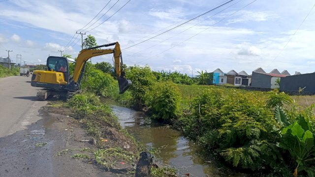 Pembersihan Saluran Irigasi, Langkah Antisipasi Banjir dan Gagal Panen di Pinrang