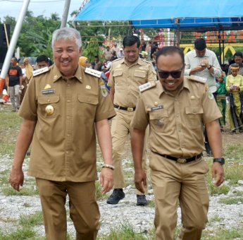 Bupati Irwan Hadiri Pesta Panen Padangloang, Dorong Produktivitas Pertanian Pinrang