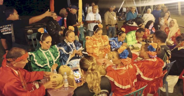 Wisata Kuliner Bugis Memikat Delegasi Mancanegara di Pantai Lowita