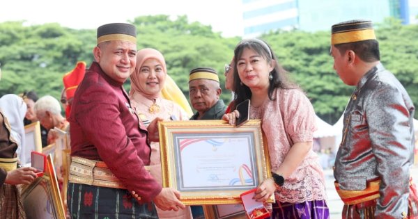 HUT ke-418 Kota Makassar, Pemkot Beri Beasiswa dan Penghargaan bagi Pelajar, Pegawai, dan Warga Teladan