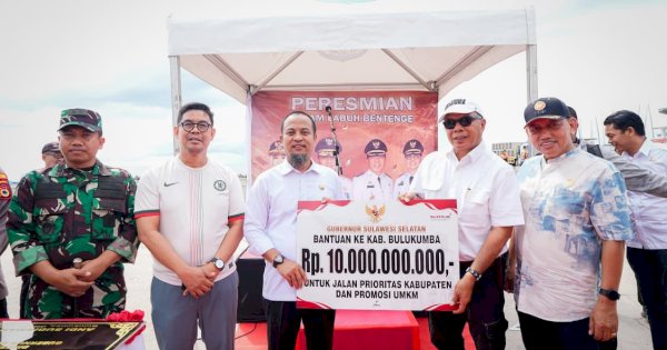 Gubernur Sulsel Serahkan Bantuan Keuangan Rp10 M di Peresmian Kolam Labu Bentenge Bulukumba