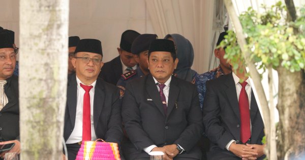 Berlangsung khidmat, Fathur Rahim Ikuti Upacara Hari Pahlawan 2025