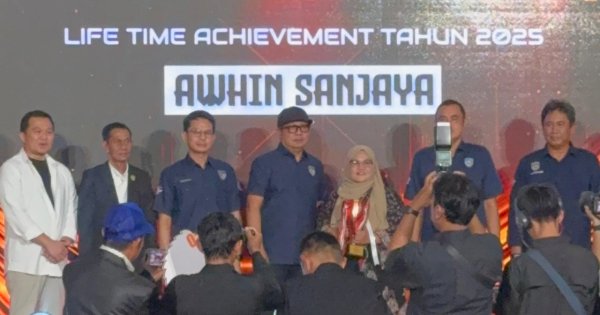 Rusdi Masse Serahkan Penghargaan IMI Awards 2025, Dari Pembalap Cilik hingga Penghormatan untuk Awhin Sanjaya
