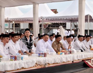 Bergiliran Hadir di Bukber HUT Rusdi Masse, Kepala Daerah-Legislator Sulsel Tunjukkan Soliditas
